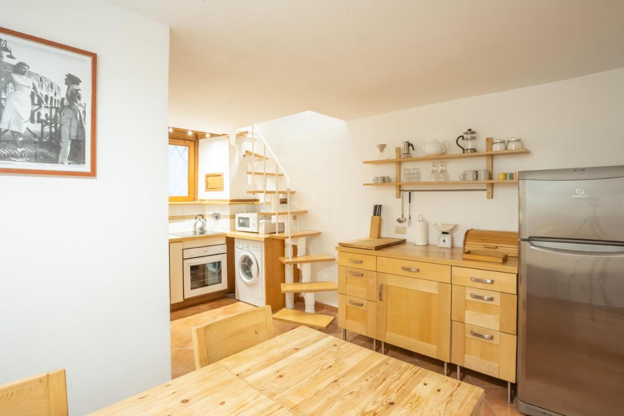 Quiet And Cozy Trastevere Hideaway Rome Exterior photo